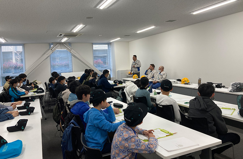 ジュニアドクター育成塾の皆さんに工場見学＆座談会を実施しました！