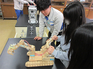 「理科の出前授業」定期開催しています！