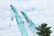 Kobelco “Green” cranes look great under the Okinawan sky